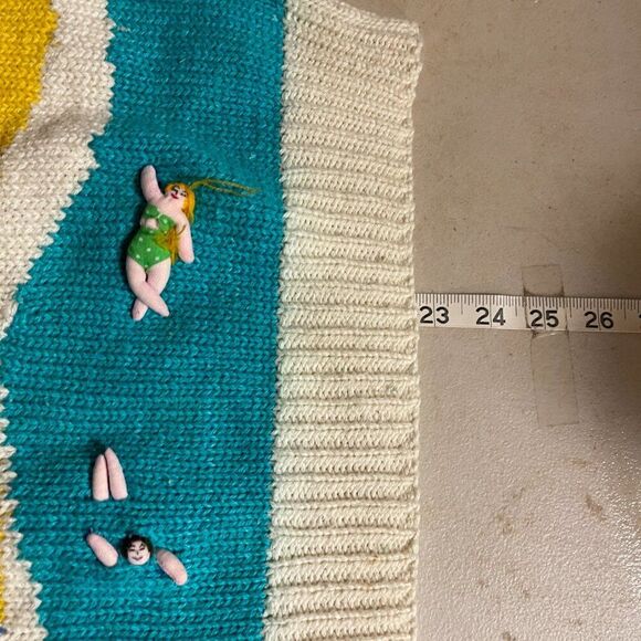 Vintage 80s 3D Hand-Knit Beach Scene Sweater โ Whimsical Summer Coastal Kitsch - Picture 10 of 11